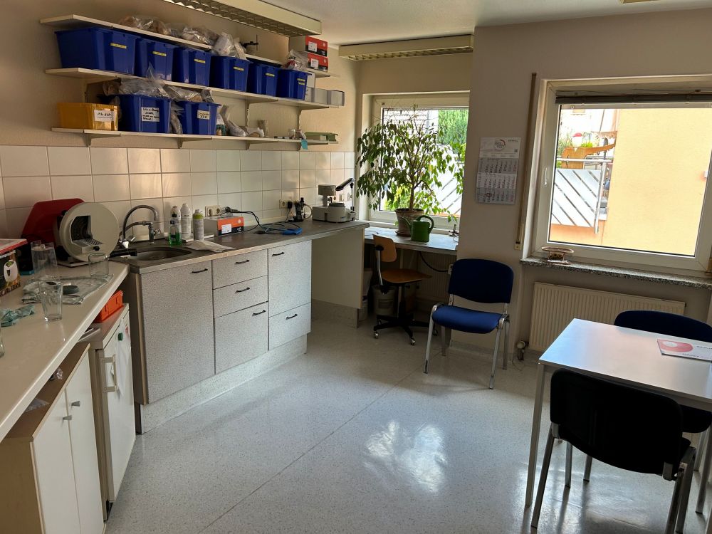 3-Behandlungszimmer-Praxis in Dornburg-Frickhofen