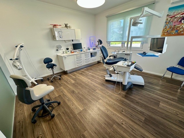 Moderne Zahnarztpraxis mit 3 Behandlungszimmern in attraktiver Lage von Kaiserslautern