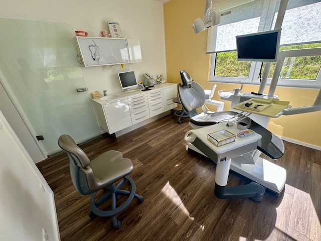 Moderne Zahnarztpraxis mit 3 Behandlungszimmern in attraktiver Lage von Kaiserslautern