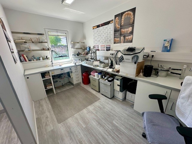 Moderne Zahnarztpraxis mit 3 Behandlungszimmern in attraktiver Lage von Kaiserslautern